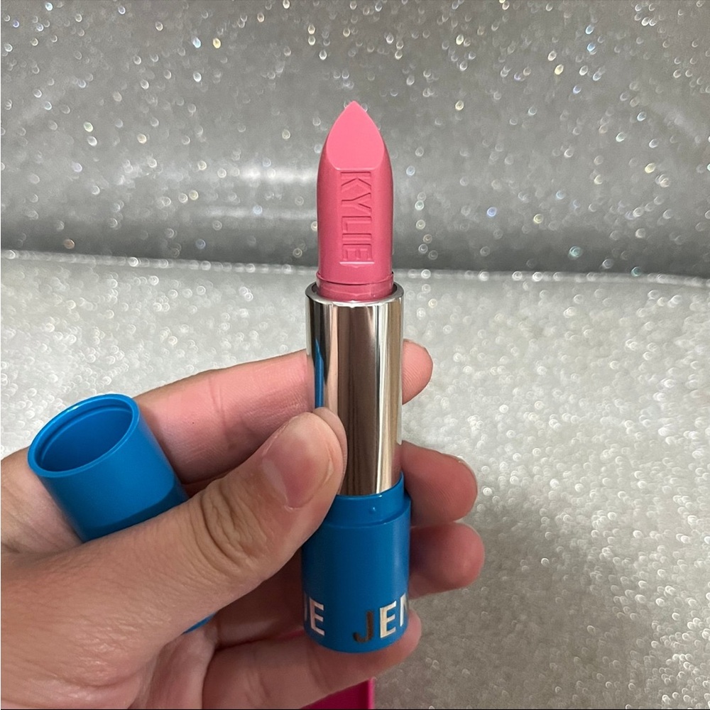 Kylie Cosmetics Matte Lipsticks Birthday Collection - Picture 9 of 10